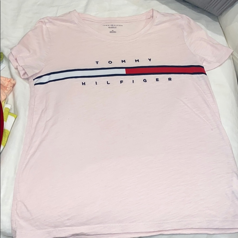 Small ladies Tommy Hilfiger pink T shirt
